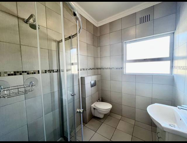 1 bed property to rent in KENILWORTH